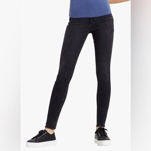 Women's Levi’s Black Skinny Jeans

Size: 28 

Black